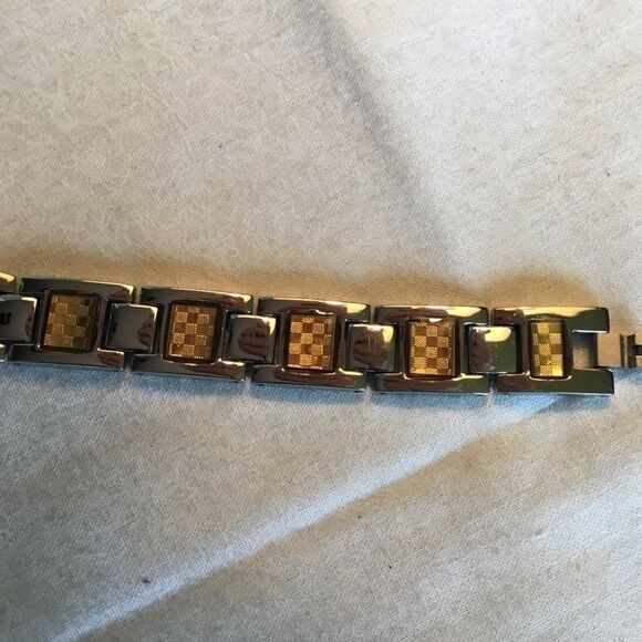 $10 ea or 3/$20 Silvertone and goldtone J’Mode bra - Picture 2 of 6